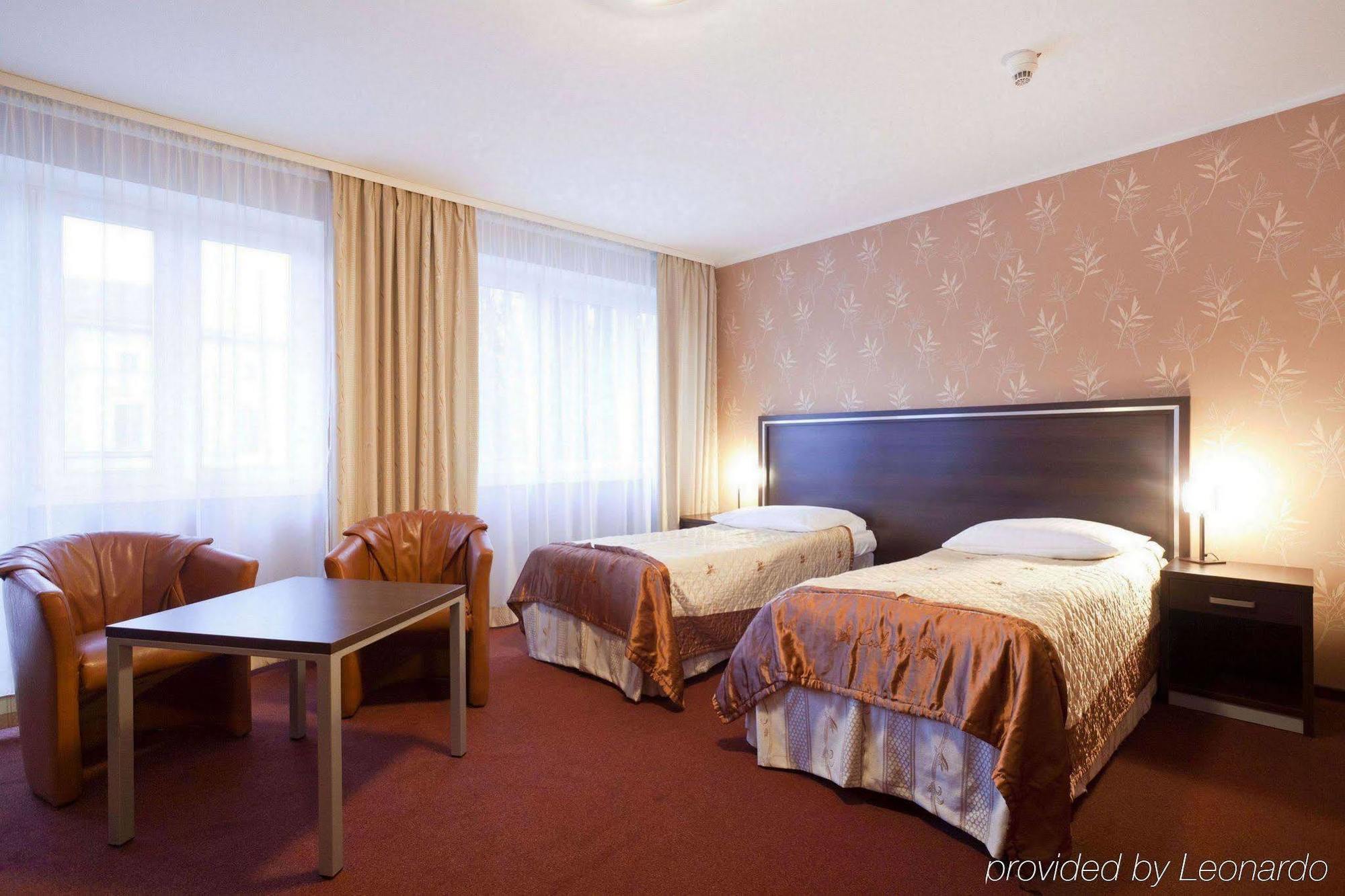 Halo Hotel